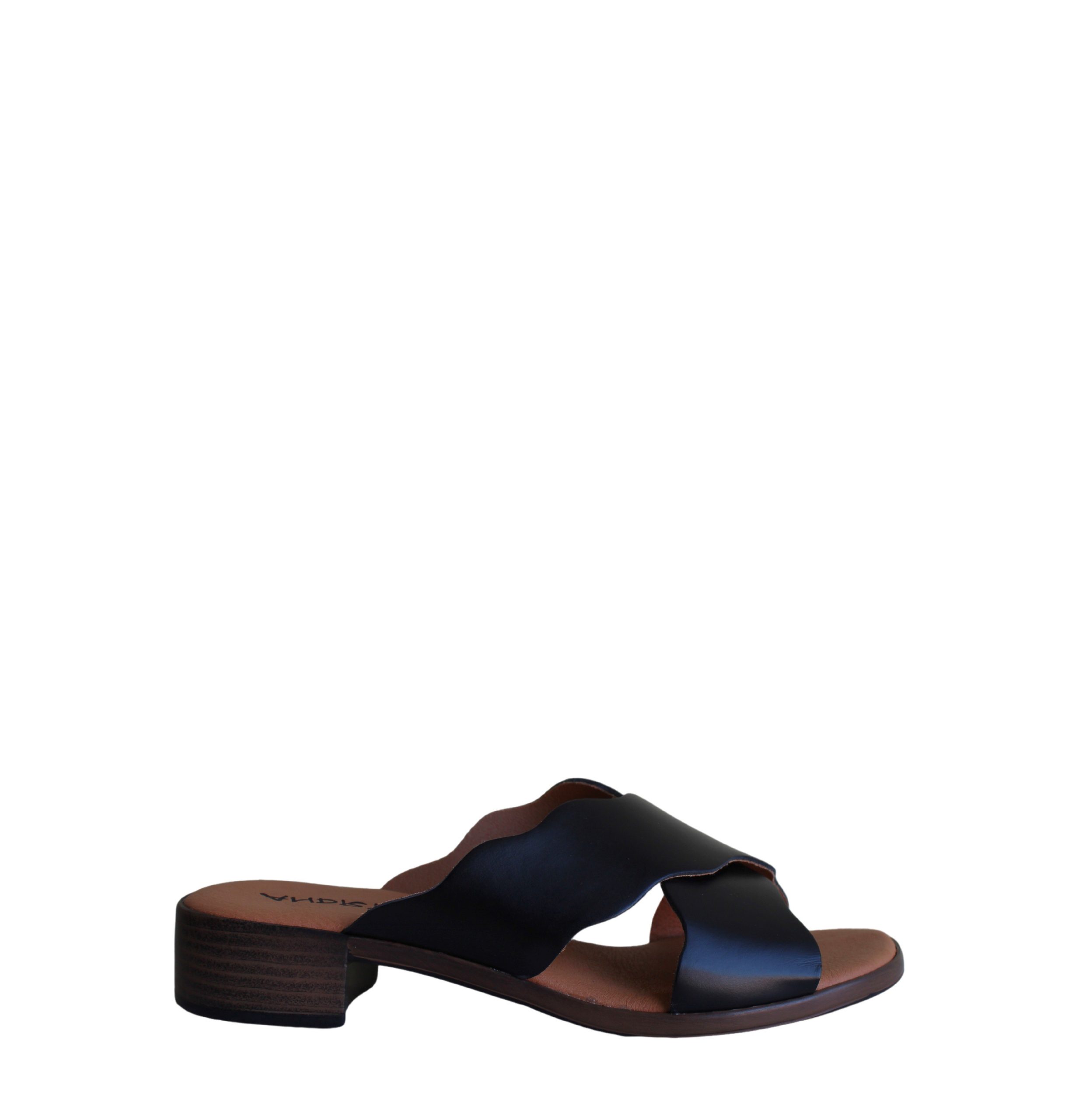 CHINELO EM PELE COM SALTO TIRAS
