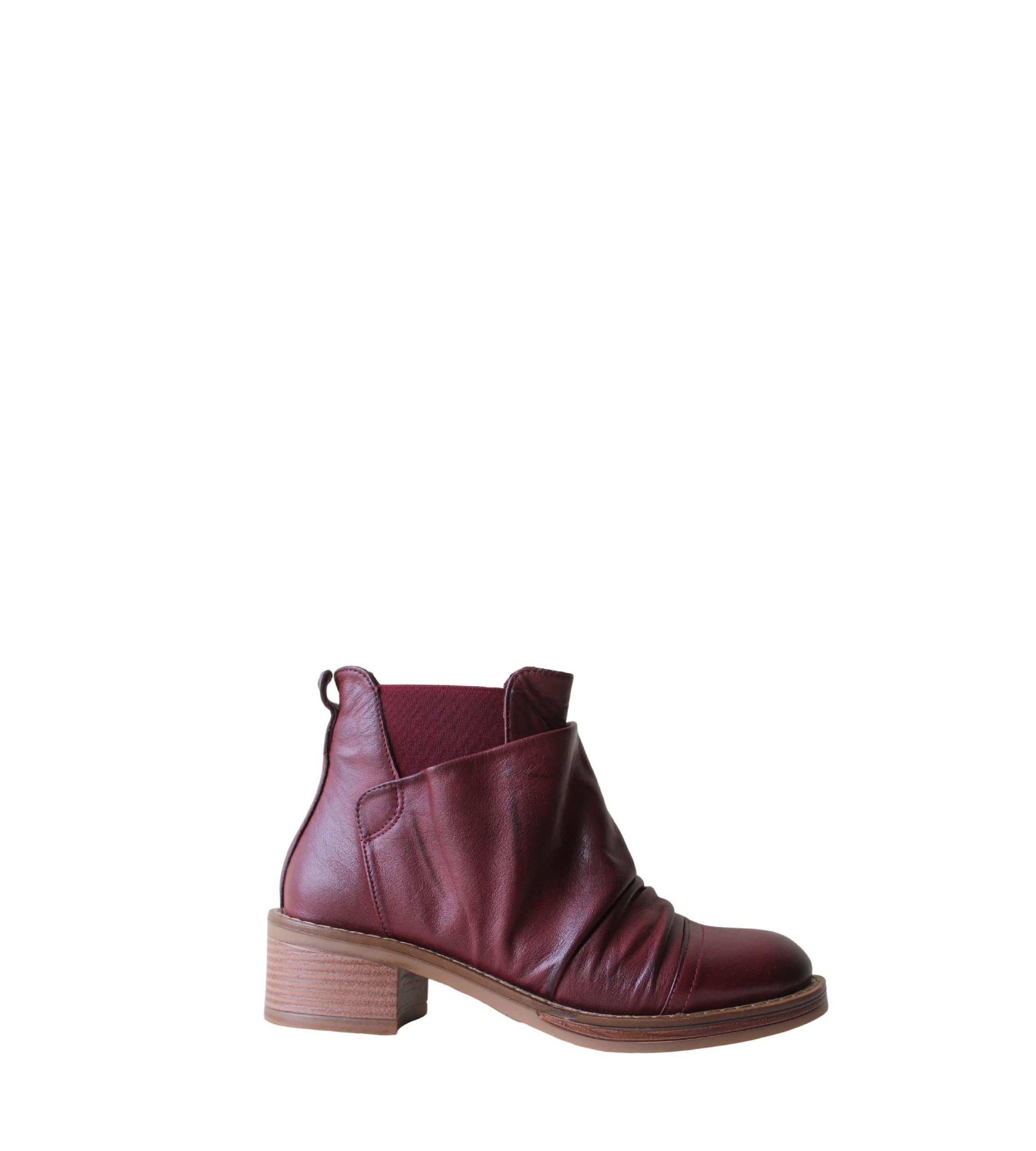 BOTA BLULLOG EM PELE